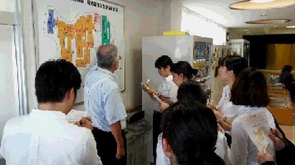 施設見学 - コピー.jpg